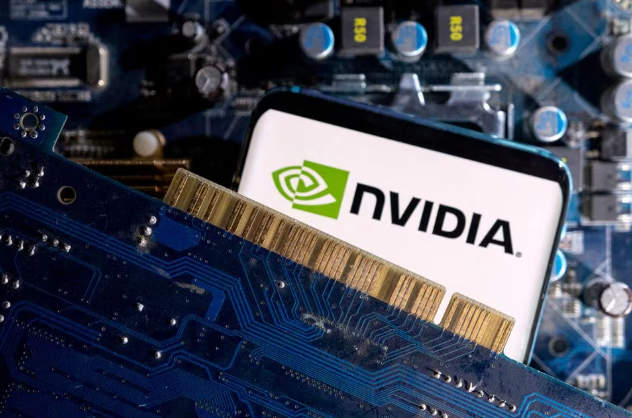 Nvidia відклала випуск адаптованих під експортні обмеження ШІ-чипів для Китаю